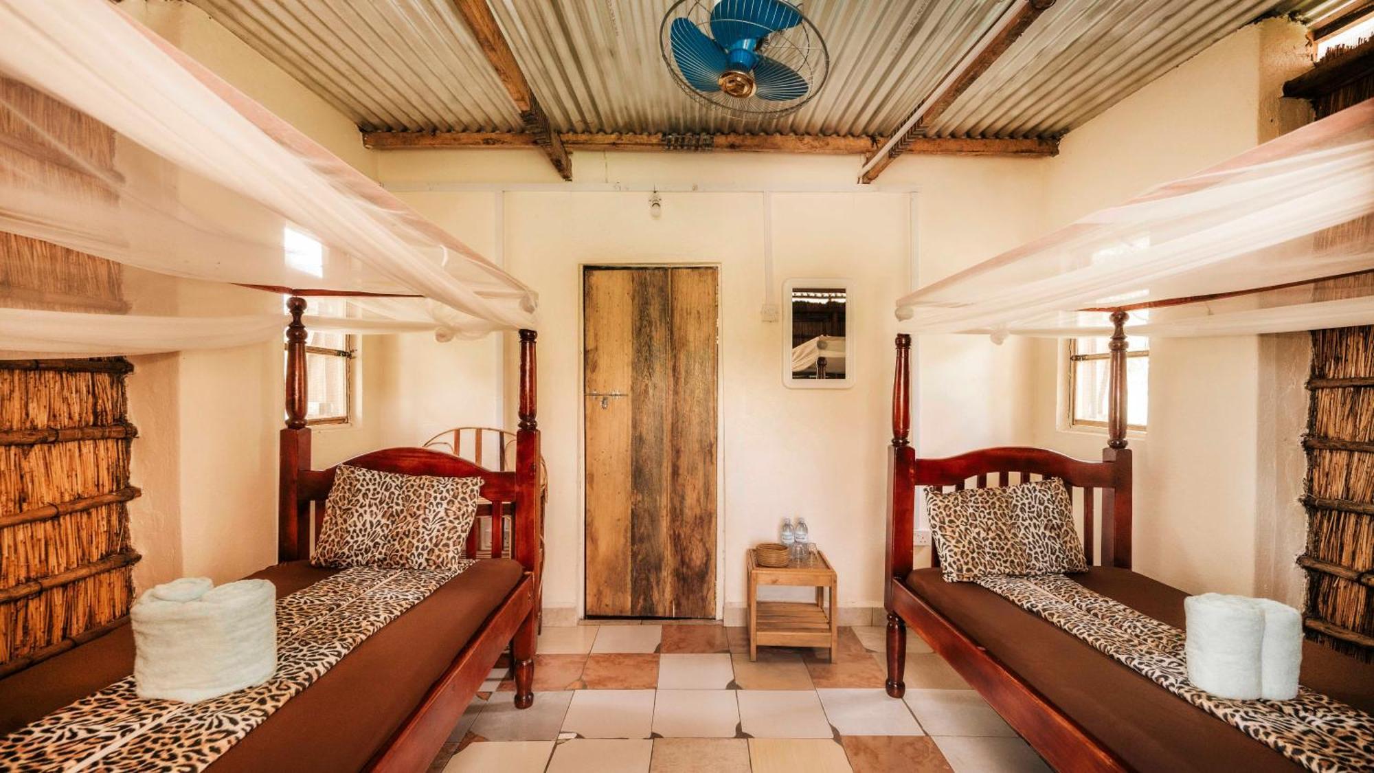 Mama Washindi Lodge Pakwach Exterior photo
