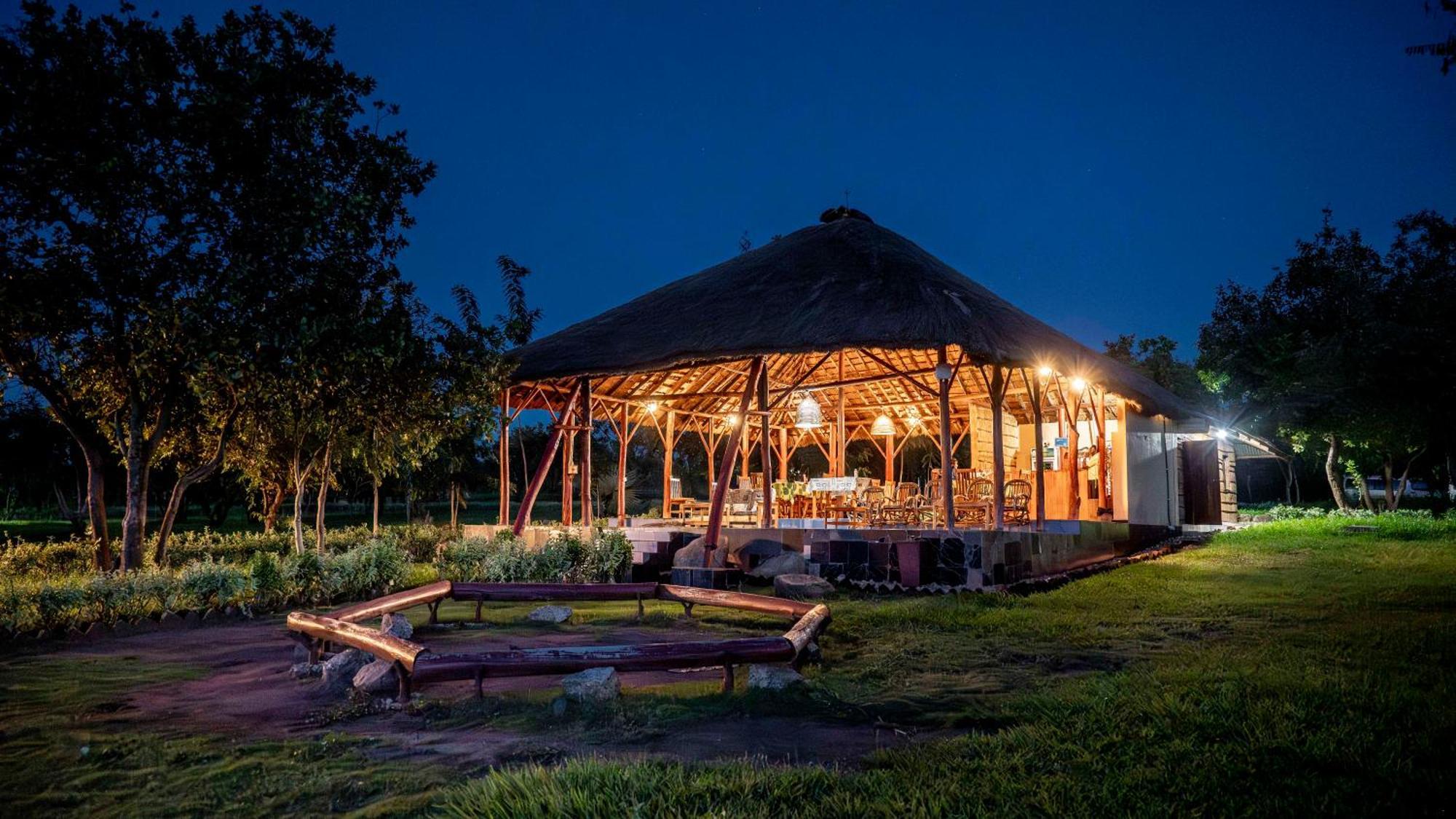 Mama Washindi Lodge Pakwach Exterior photo